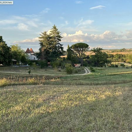 Domaine Des Peyries - Chambres Et Table D'Hotes Saint-Barthelemy-d'Agenais Luaran gambar