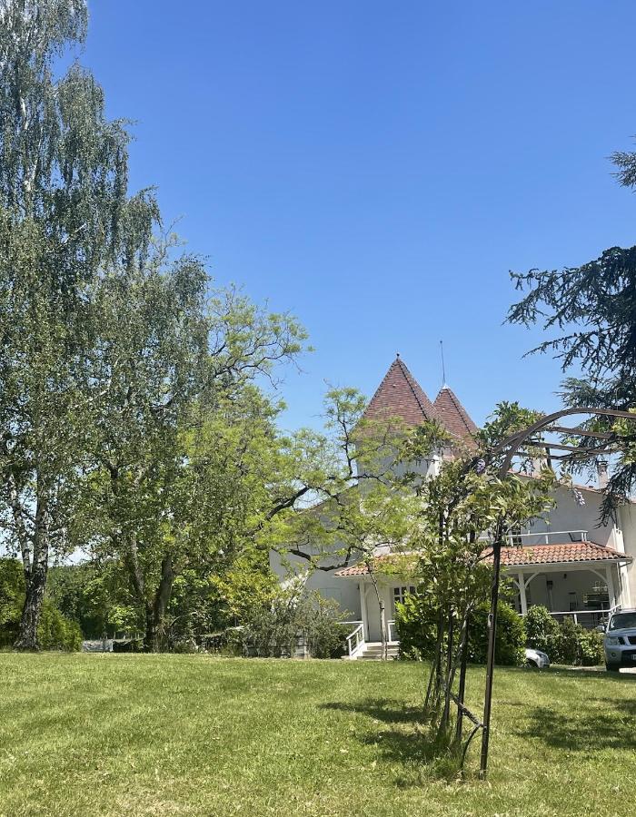 Domaine Des Peyries - Chambres Et Table D'Hotes Saint-Barthelemy-d'Agenais Luaran gambar