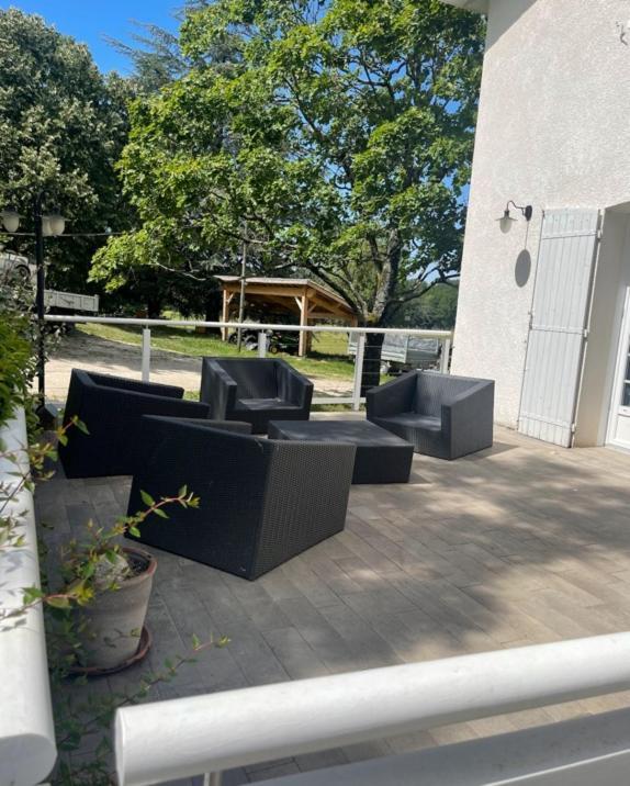 Domaine Des Peyries - Chambres Et Table D'Hotes Saint-Barthelemy-d'Agenais Luaran gambar